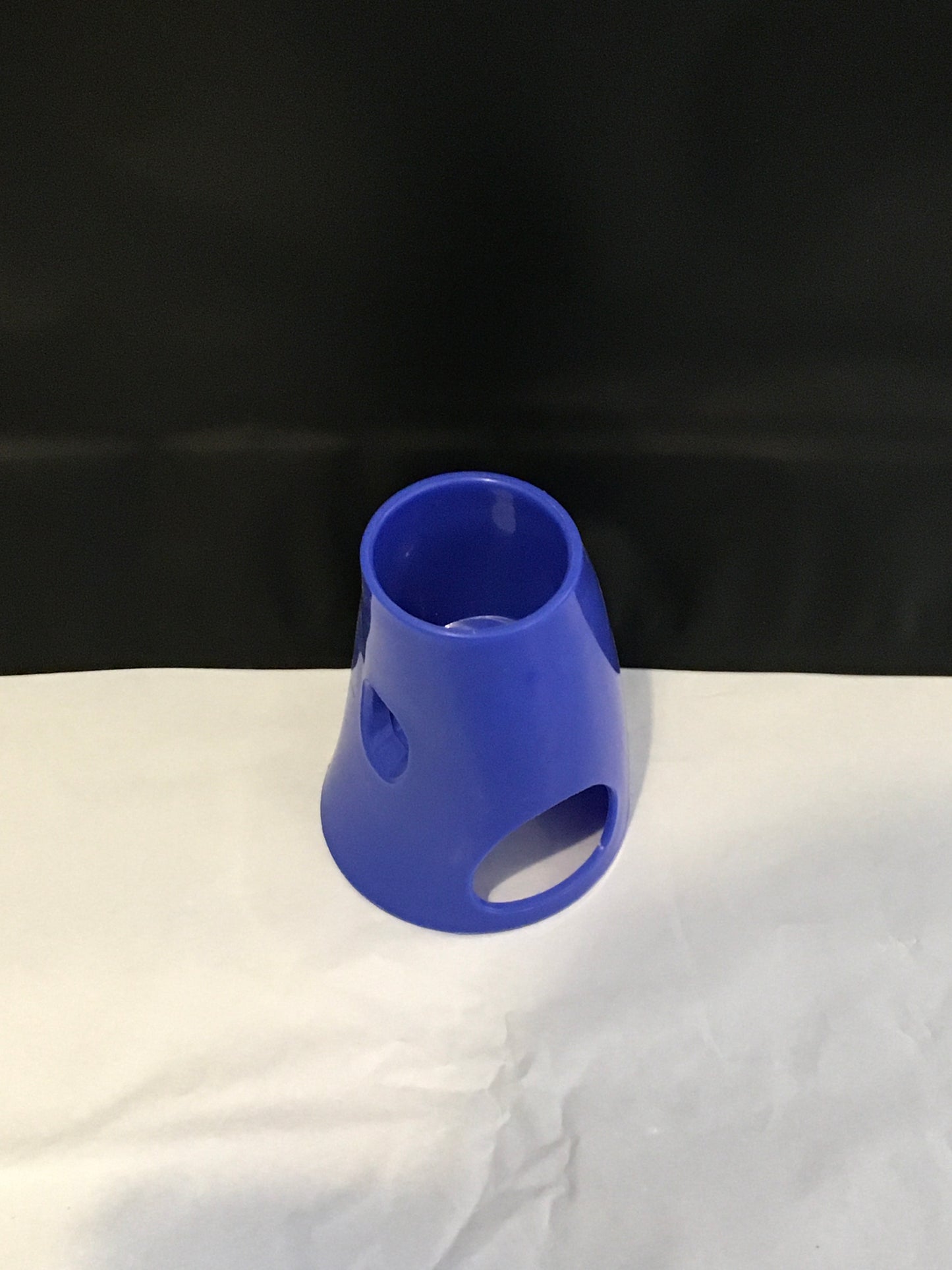 Preloved Blue Plastic Water Bottle Holder