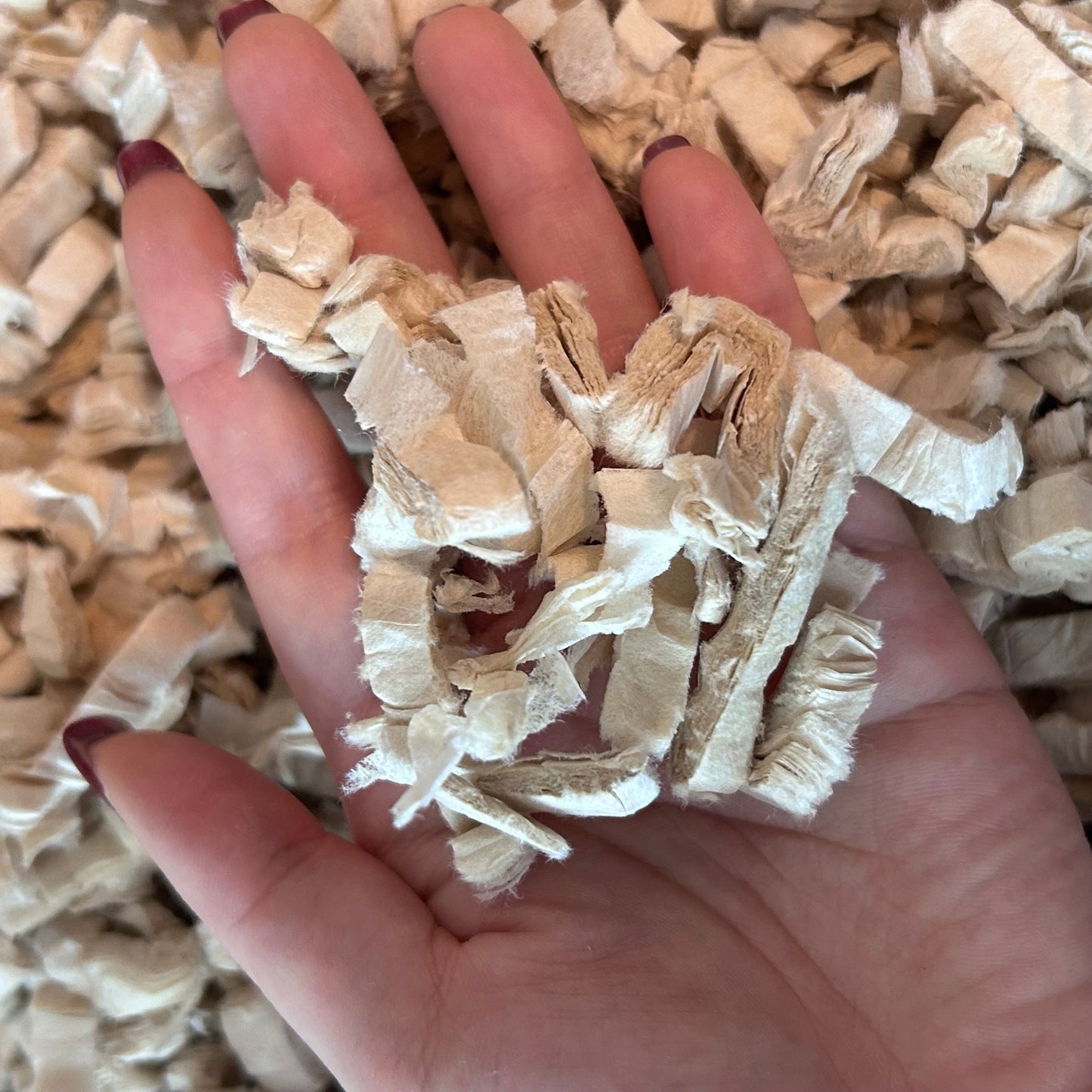 Shredded unbleached tissue bedding