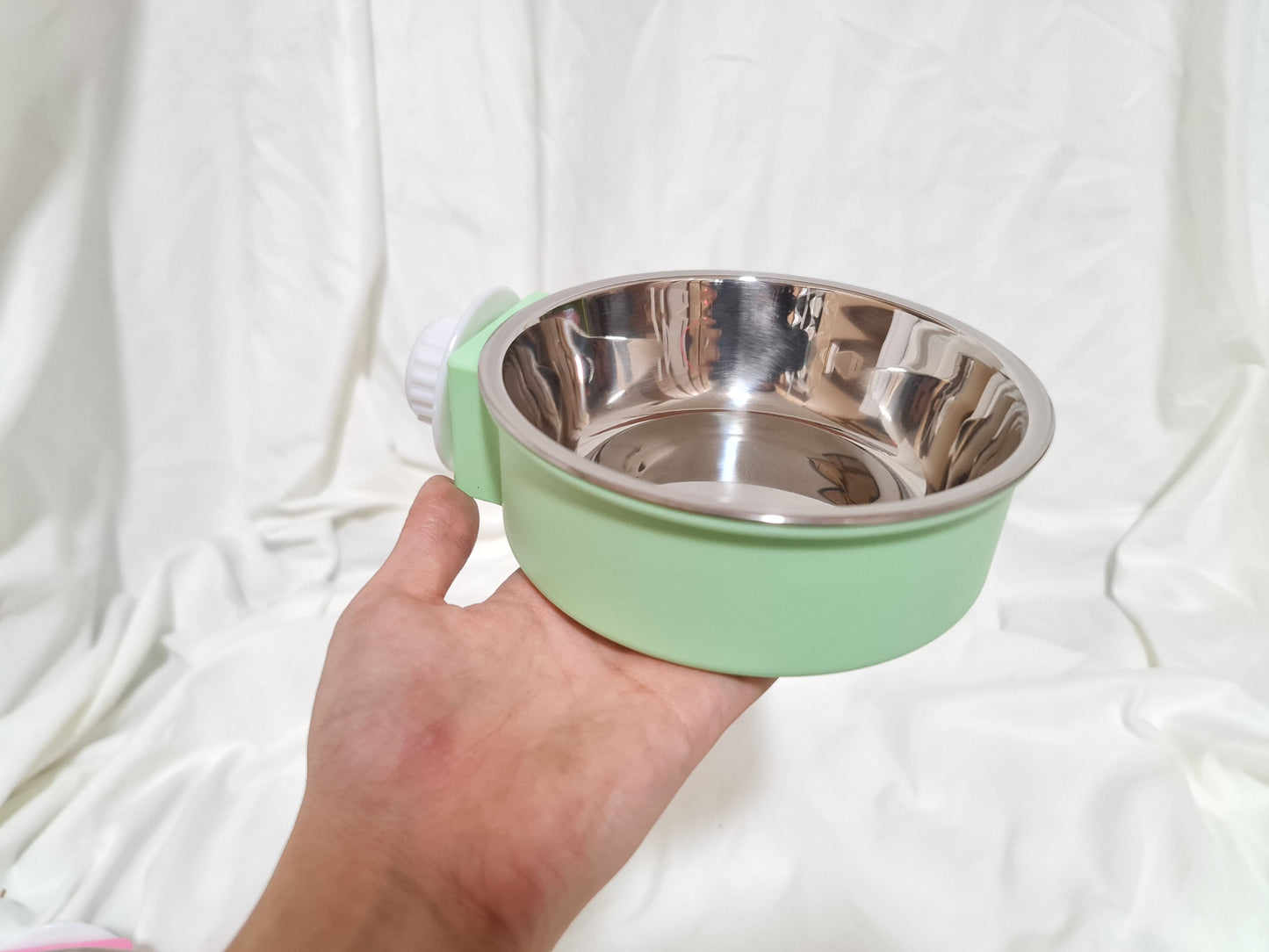 Twist-in Colored Bowls