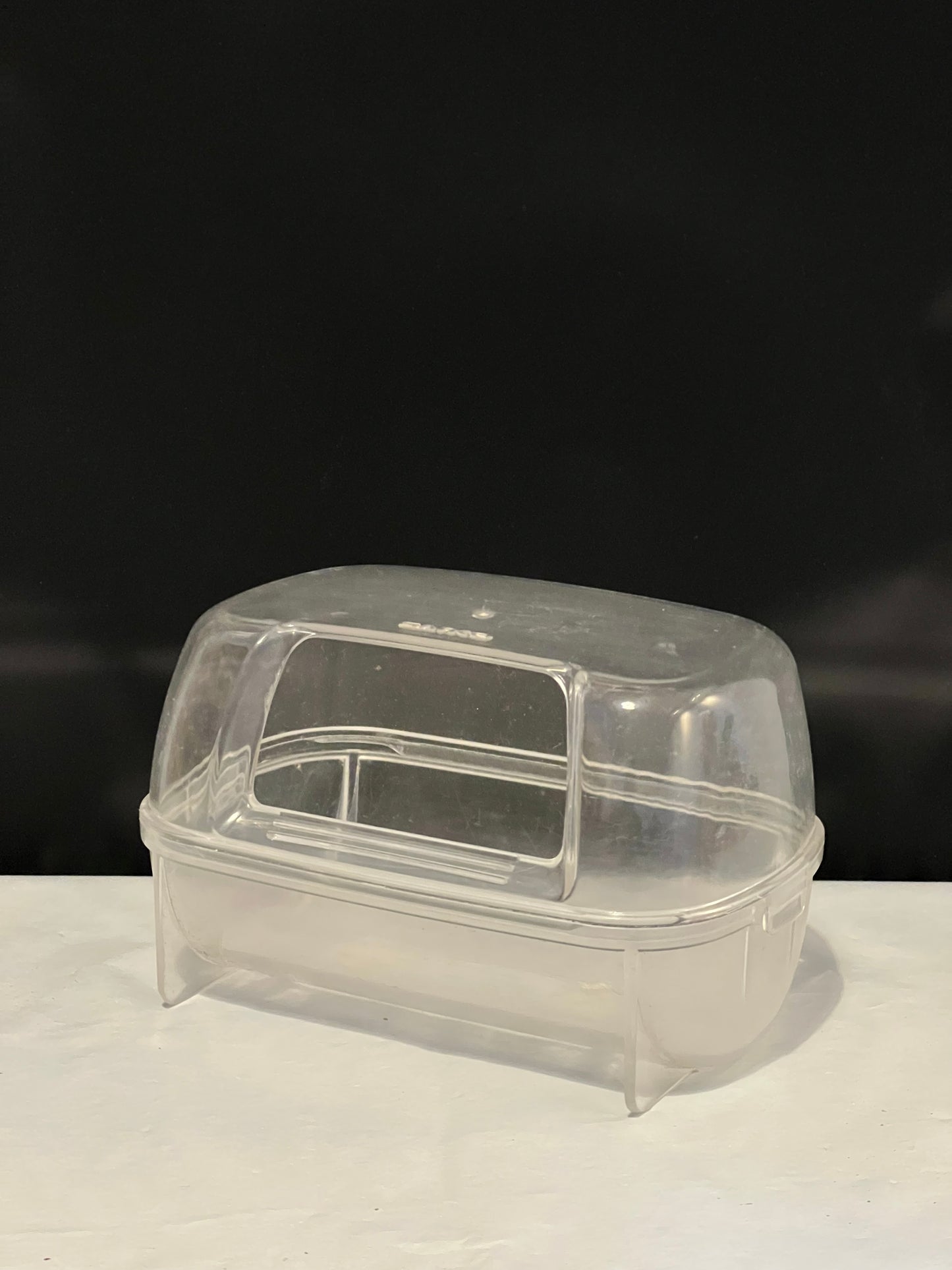 Preloved transparent plastic hide out sand bath