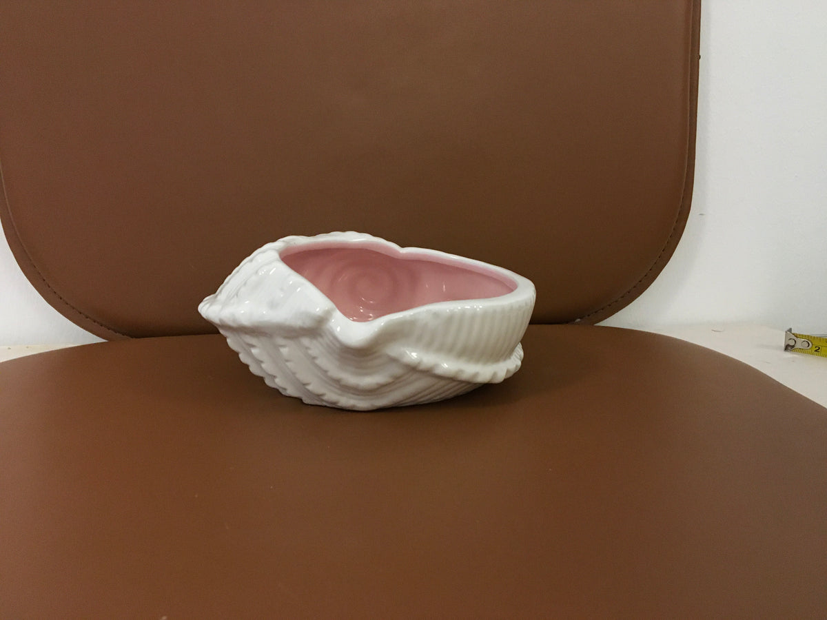 Preloved Ceramic Seashell bowl
